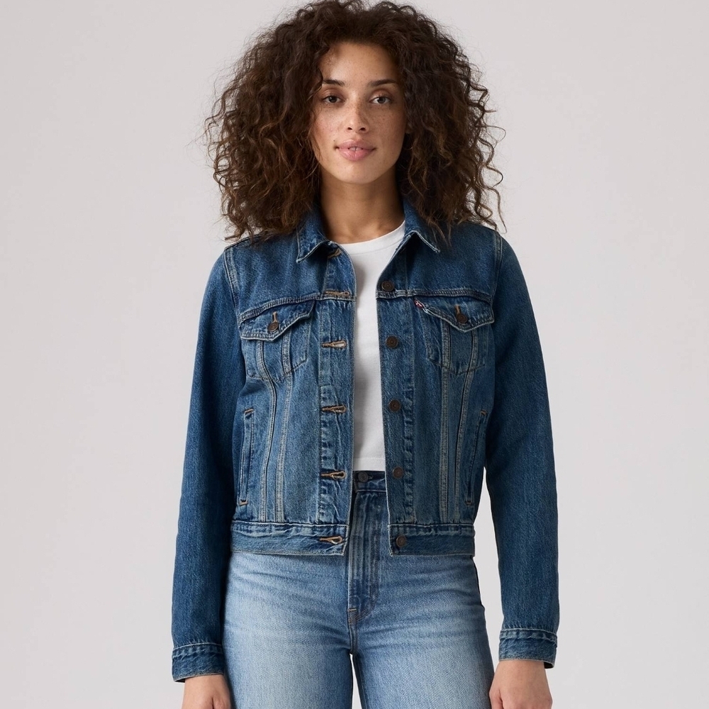 Like New Levi's Original Trucker Denim Jacket Size M